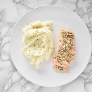 32 GARLIC BUTTER SALMON & MASHED CAULIFLOWER